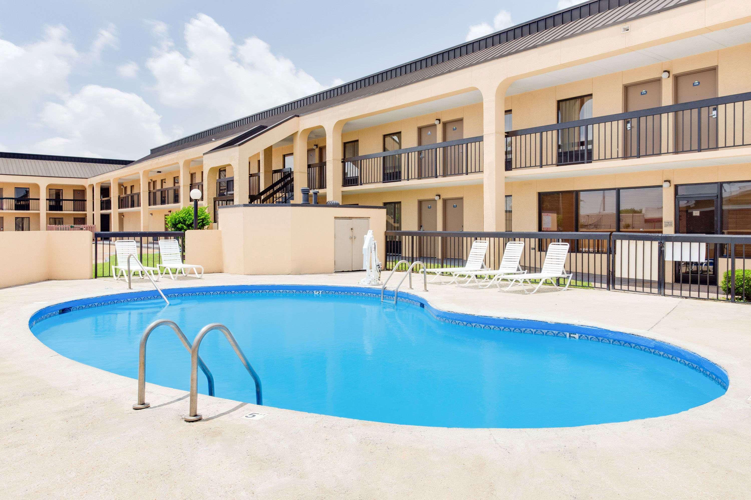 Days Inn By Wyndham Greenville Ms Eksteriør bilde